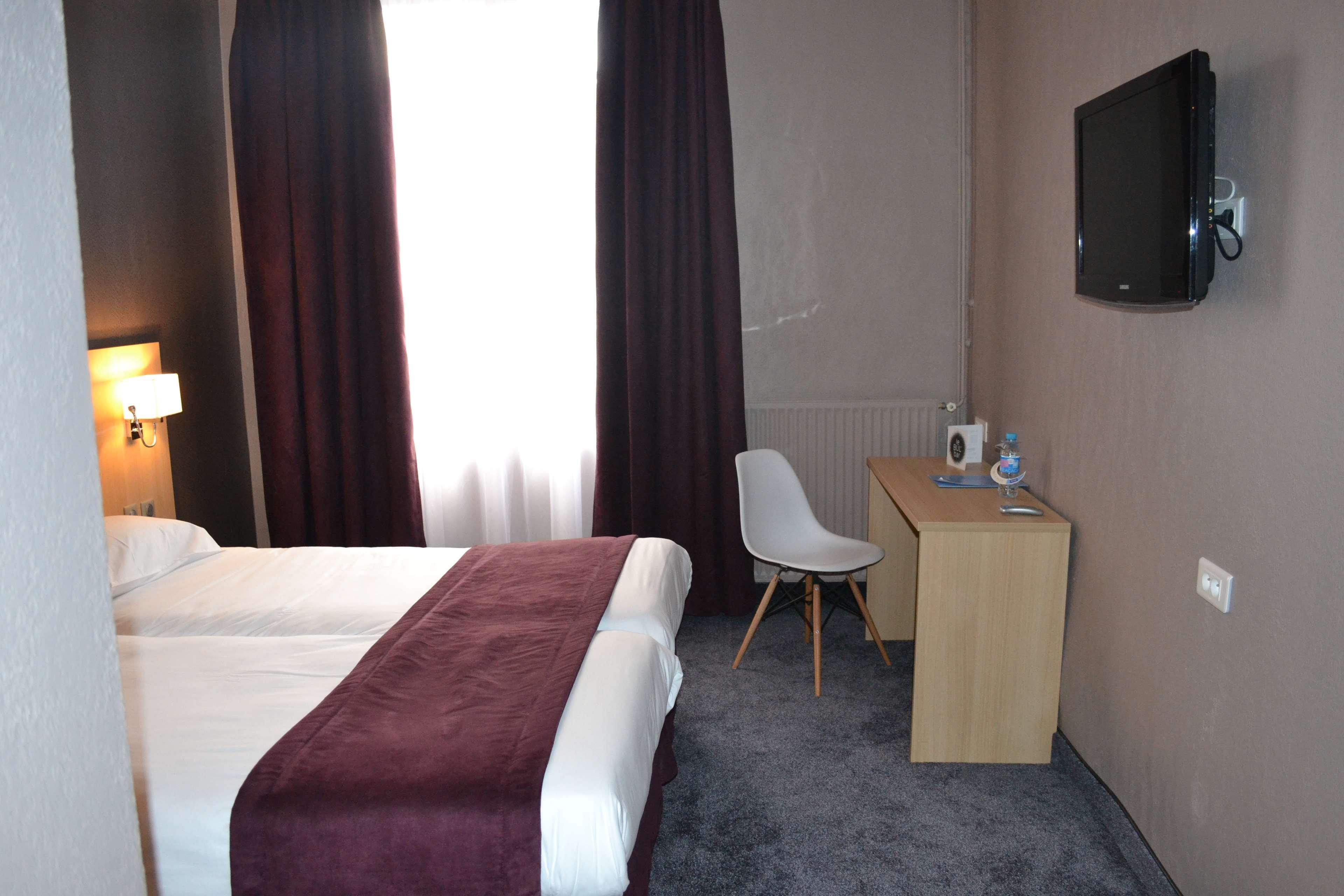 กีเรียด เรียมส์ ซองเทรอ Hotel แร็งส์ ภายนอก รูปภาพ