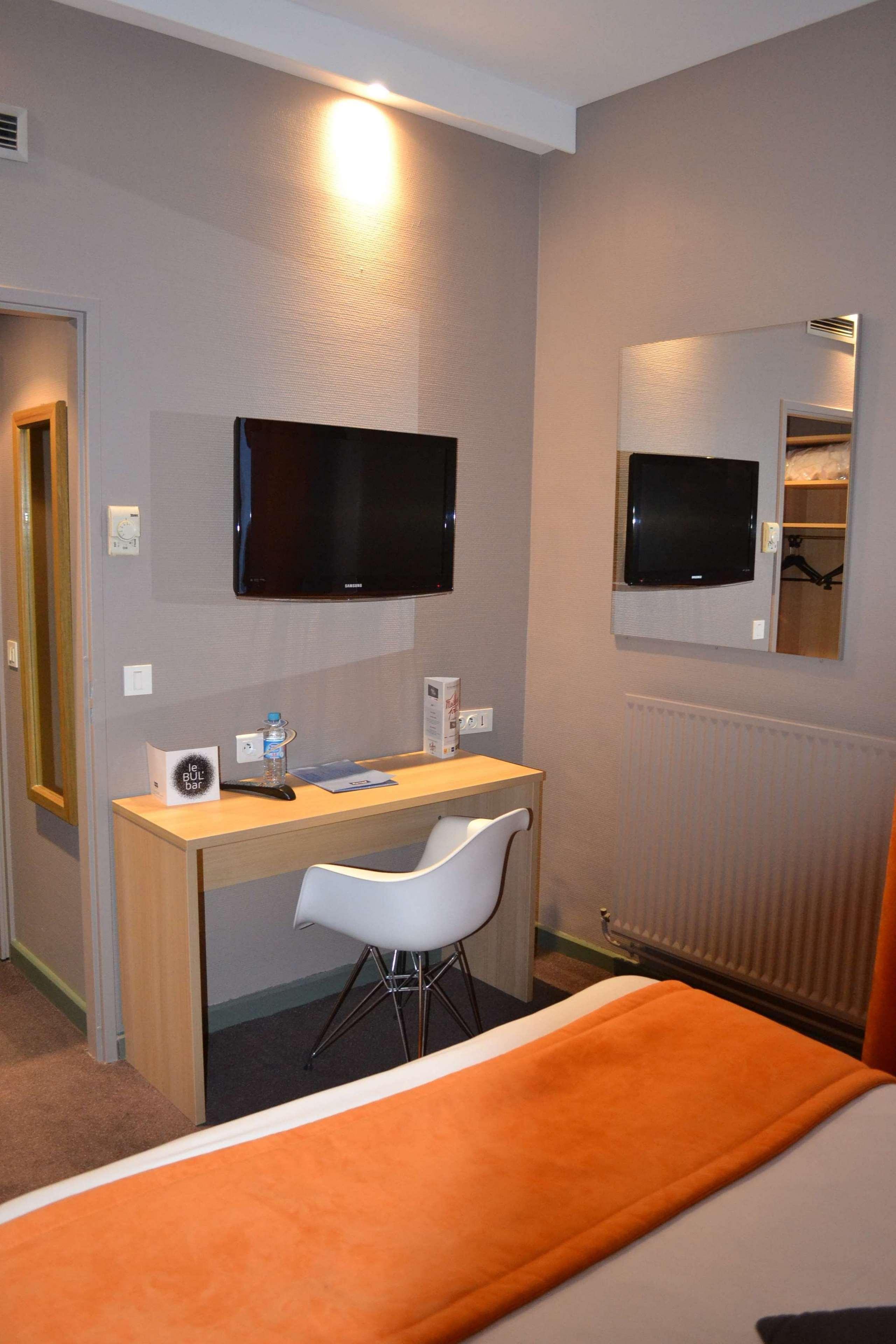 กีเรียด เรียมส์ ซองเทรอ Hotel แร็งส์ ภายนอก รูปภาพ