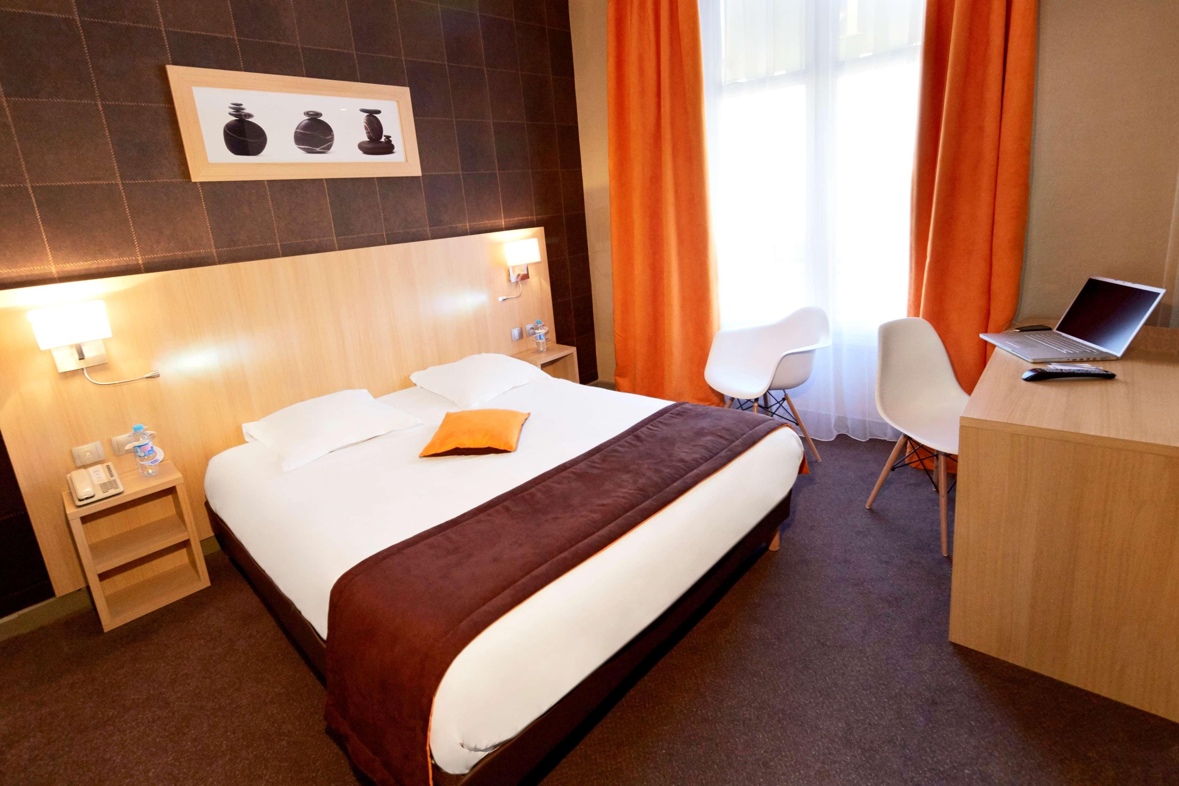 กีเรียด เรียมส์ ซองเทรอ Hotel แร็งส์ ภายนอก รูปภาพ