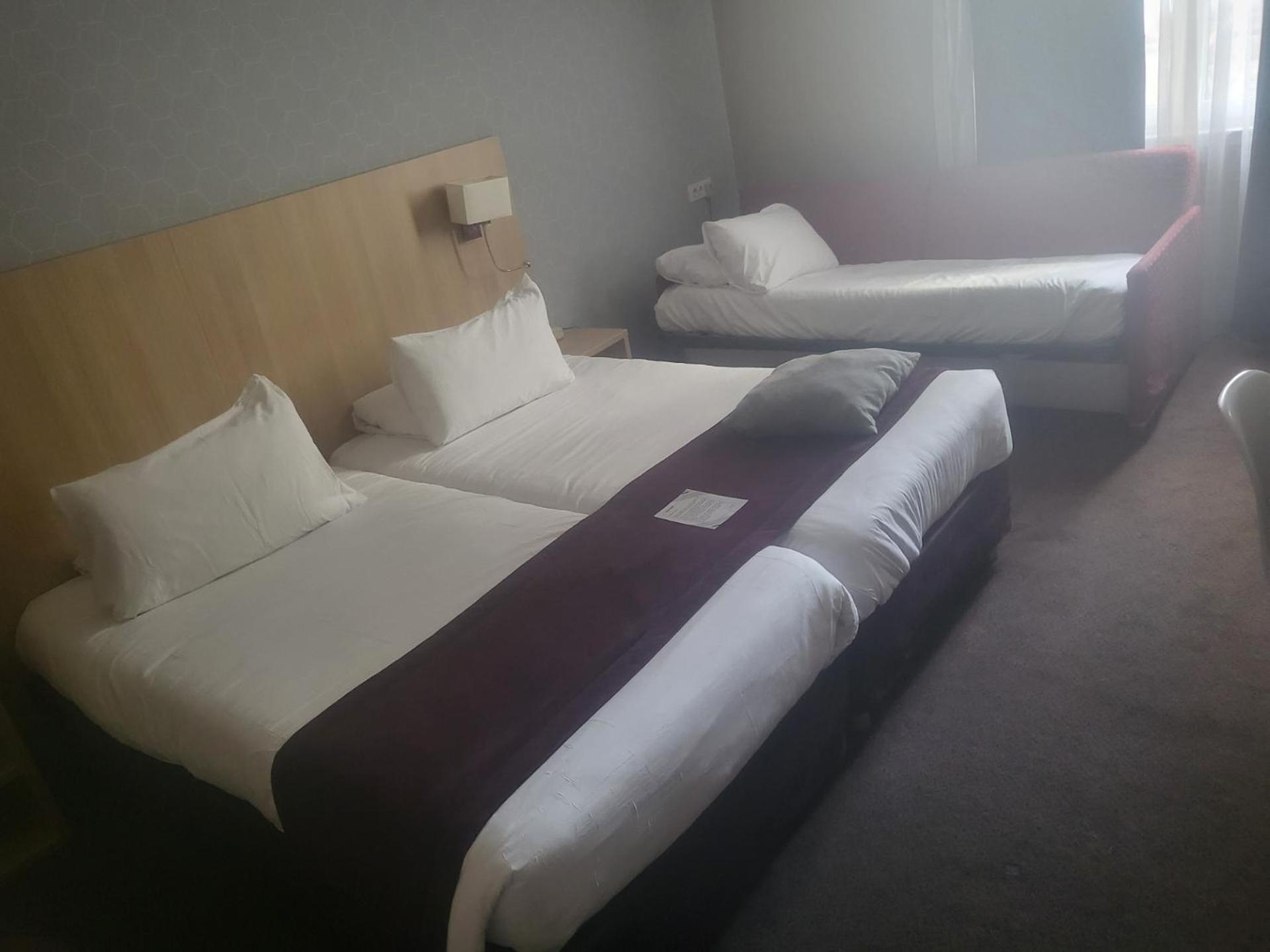 กีเรียด เรียมส์ ซองเทรอ Hotel แร็งส์ ภายนอก รูปภาพ