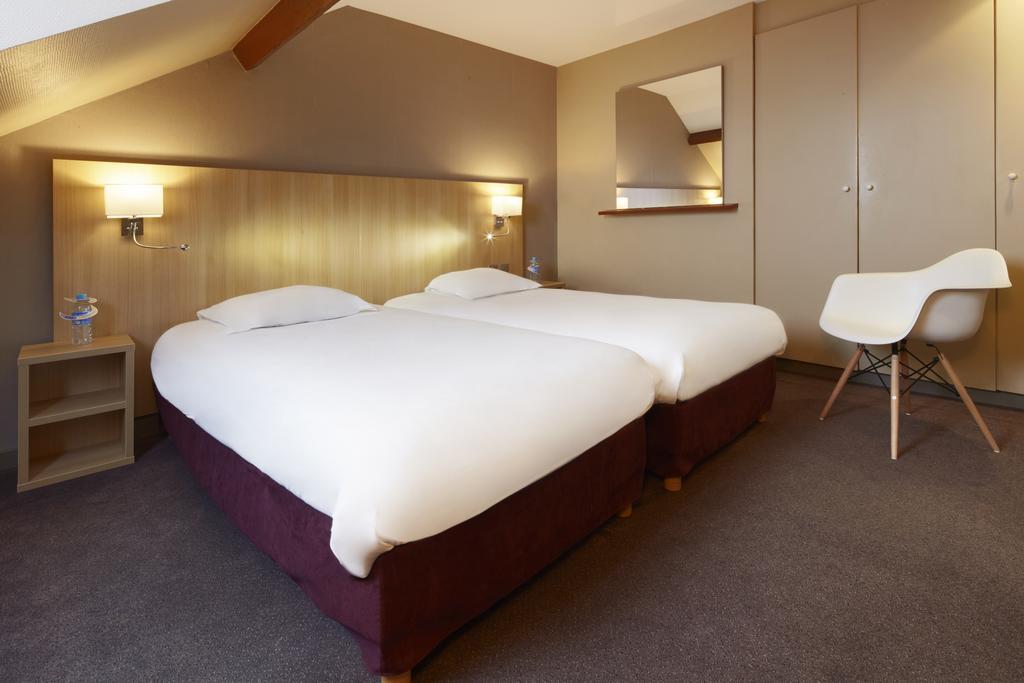 กีเรียด เรียมส์ ซองเทรอ Hotel แร็งส์ ภายนอก รูปภาพ