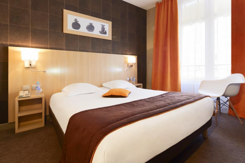 กีเรียด เรียมส์ ซองเทรอ Hotel แร็งส์ ภายนอก รูปภาพ